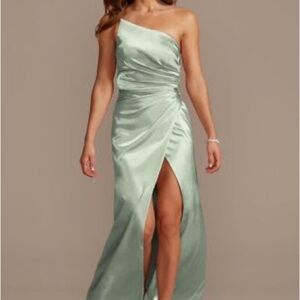 Elegant One-Shoulder Satin Dress in Mint